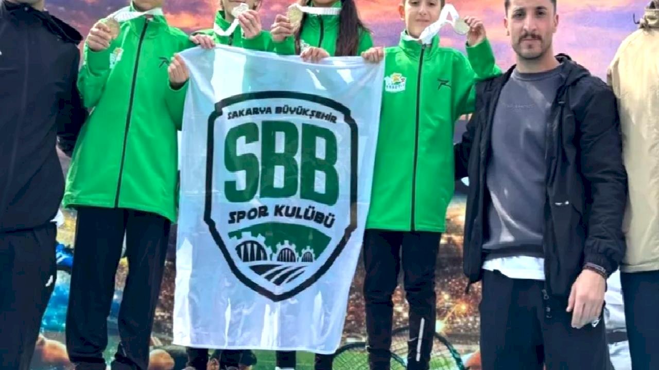 Sakarya Büyükşehirli atletlerden çifte başarı