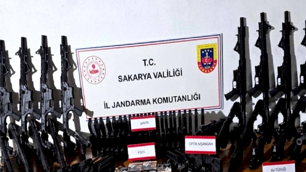 Sakarya'da silah kaçakçılarına darbesi: Cephanelik ortaya çıkarıldı