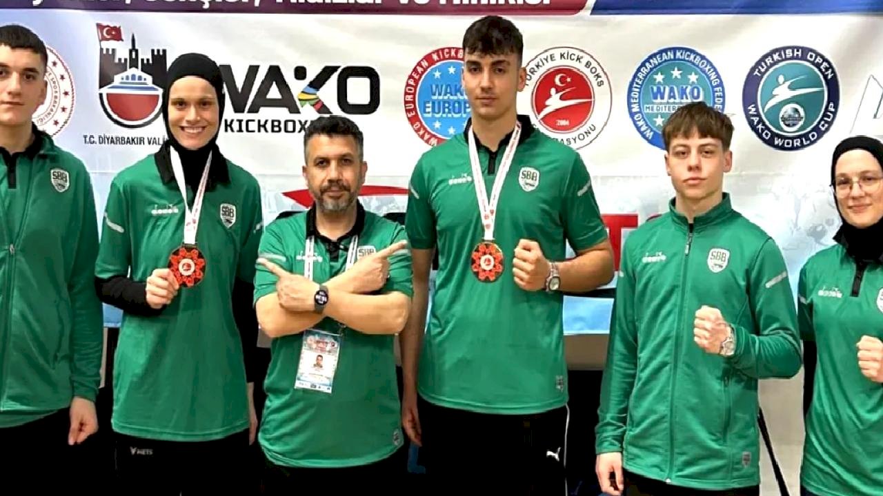 Sakaryalı KickBoksçular Diyarbakır’da zirveye uzandı