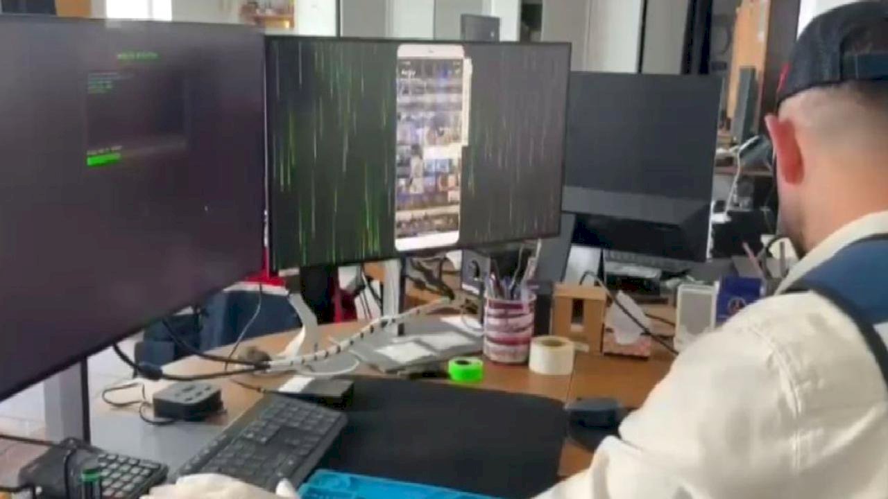 Sanal Dolandırıcılık Operasyonu: 27 Gözaltı