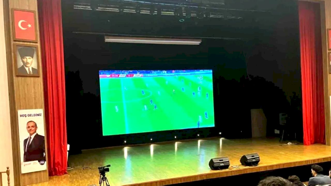 Sancaktepe'de tarihi gece: 24 yıllık Dünya Kupası hasreti dev ekran coşkusuyla son buldu