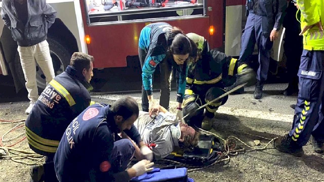 Şarköy'de Uçurumdan Düşen Araçta 3 Yaralı