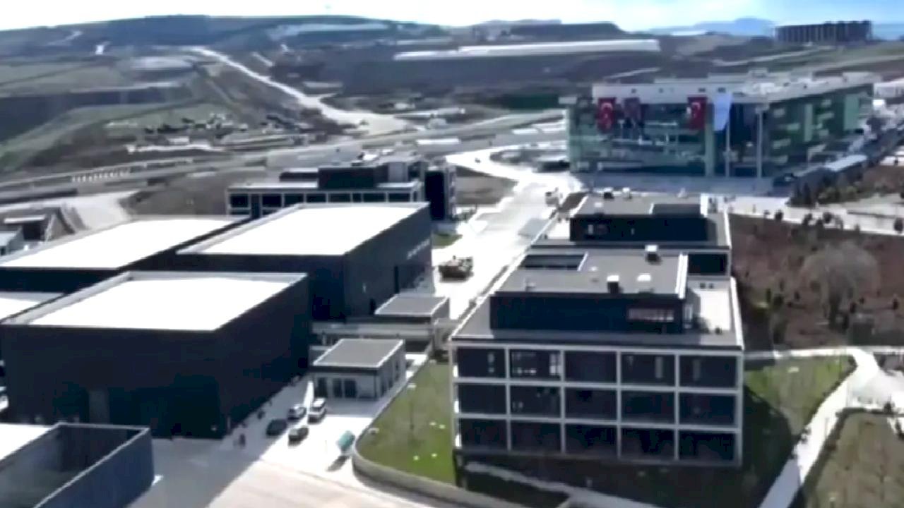 Savunma sanayiinde önemli bir eşik... Roketsan'dan milyar dolarlık yatırım