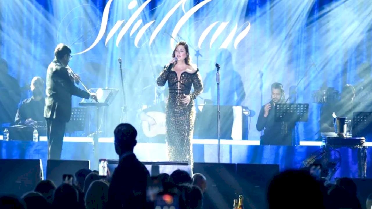 Sibel Can Yavru Vatan'da büyüledi