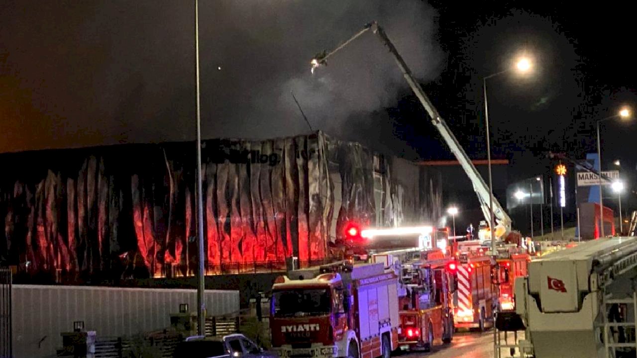 Sincan'da Fabrika Yangını: 35 Kişi Tahliye Edildi