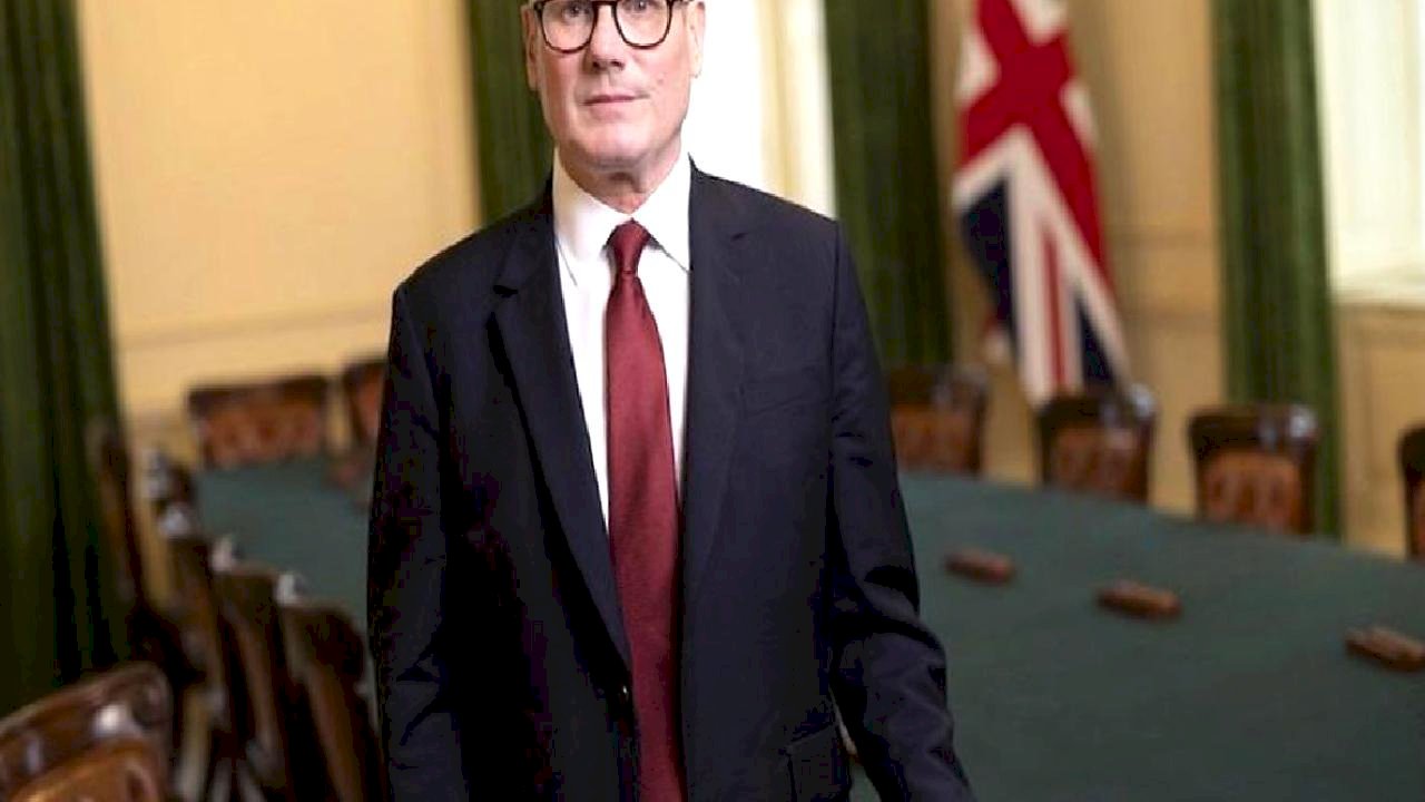 Starmer, Mandelson atamasını özür dileyerek eleştirdi