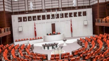 27 Nisan e-muhtırasının üzerinden 19 yıl geçti: Türk demokrasisinde kritik dönüm noktası