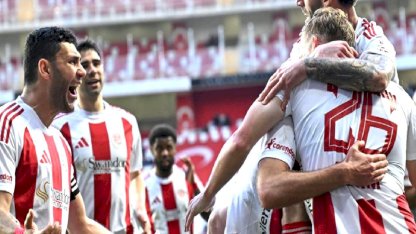 6 puanlık maçta Antalyaspor 3 golle kazandı