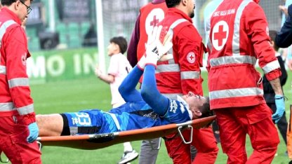 ABD'li kaleci Klinsmann'ın boynu kırıldı