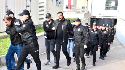 Adana merkezli 8 ilde 'Bayğaralar suç örgütüne operasyonda 287 şüpheli adliyede