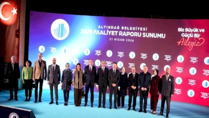 AK Parti Genel Başkan Yardımcısı Demir, Altındağ Belediyesinin faaliyet raporu programına katıldı