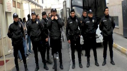 Ataşehir Belediyesine yönelik operasyonda gözaltına alınan 20 şüpheli adliyede