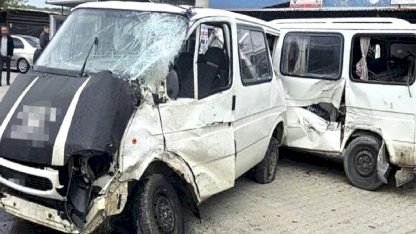 Aydın’da yolcu otobüsü ile minibüs çarpıştı: 1 ölü 3 yaralı