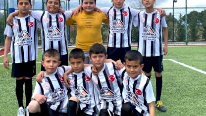 Birleştirilmiş sınıf takımı zirveye koşuyor