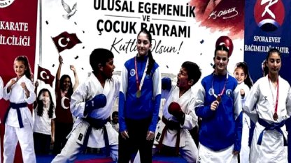 Bursa Büyükşehirli karateciler göz doldurdu