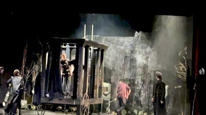 Bursa'da Sırp Tiyatrosu: 'Cesaret Ana ve Çocukları' Oyunu Sahnelendi