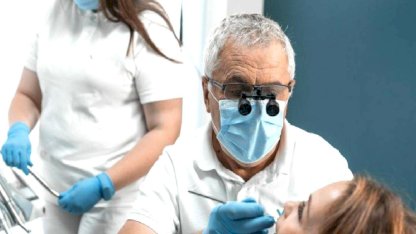 Diş Hekimliğinde Uzmanlık Çıkmazı: “Kadro Bekliyoruz, Uzmanlık Artık Sığınak Değil!”