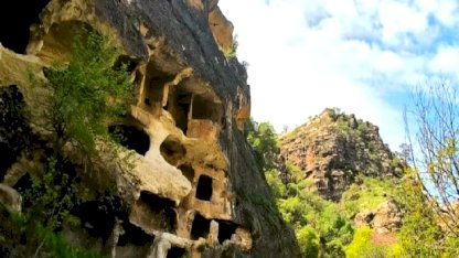 Gabar’da çifte keşif! Petrolün yanında 7 katlı 'Apartman Mağara' dikkat çekiyor (Özel Haber)