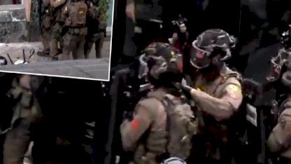 Güpegündüz film gibi soygun! 25 rehineyi bırakırken bakın nasıl kaçtılar