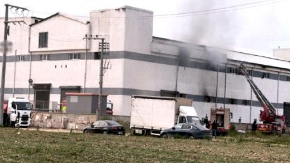 İnegöl'de Mobilya Fabrikasında Yangın