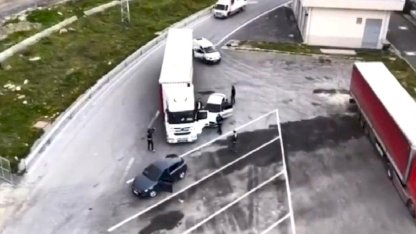 İstanbul’da kaçakçılığa drone takibi: Tırdan tonlarca kaçak tütün çıktı