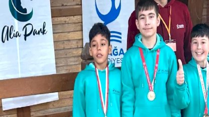 İzmir Aliağa'nın özel şampiyonlarından çifte şampiyonluk