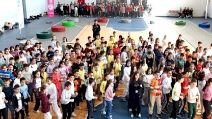 Kayseri Büyükşehir Develili öğrencileri sporla buluşturdu