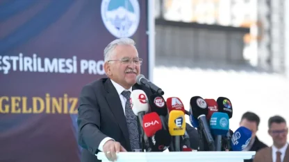 Kayseri Büyükşehir'den emeklilere 10 bin liralık destek