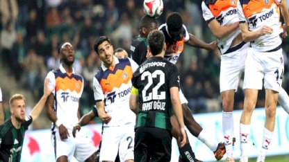 Kocaelispor - Başakşehir maçında gol sesi yok