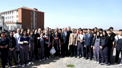 Konya'da Milletvekili Baykan ve Başkan Altay lise öğrencileriyle buluştu