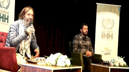 Küresel Sumud Filosu aktivistleri "Özgürlük ve Sumud Filosu Akdeniz'e Açılıyor" programında konuştu