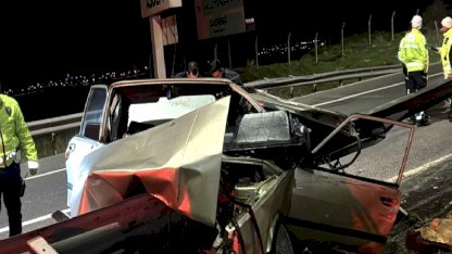 Kütahya'da Bariyere Çarpan Araçta Sürücü Ağır Yaralandı