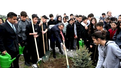 Milli Eğitim Bakanı Tekin, Şehit Öğretmenler Abidesi'ni ziyaret etti Açıklaması