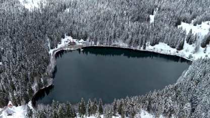 Nisan sürprizi: Karagöl Sahara Milli Parkı beyaza teslim