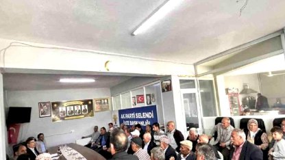 Selendi AK Parti'de mahalle başkanları toplandı