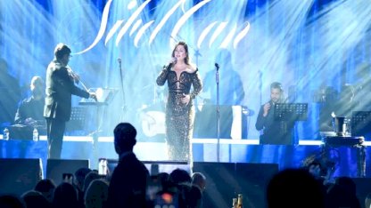 Sibel Can Yavru Vatan'da büyüledi