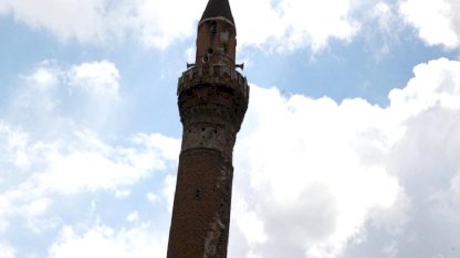 Sivas Ulu Cami’de tarihi restorasyon: Eğik minare bilimsel yöntemlerle güçlendiriliyor