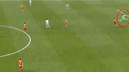 Süper Lig'de kendi kalesinden rakip kaleye inanılmaz gol