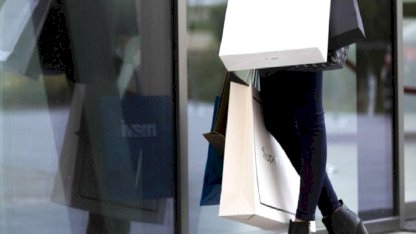 Yerli turistler giyecek ve hediyelik eşyaya 100 milyar liradan fazla harcadı