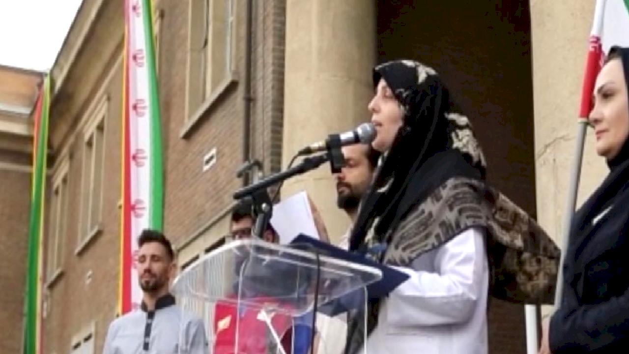 Tahran'da sağlık çalışanları ABD ve İsrail'in hastaneleri hedef almasını protesto etti