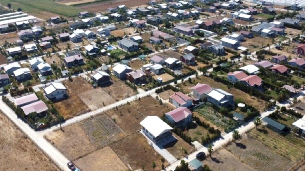 Tarım arazilerindeki kaçak yapılara yıkım kararı alındı, fırsatçılar ortaya çıktı