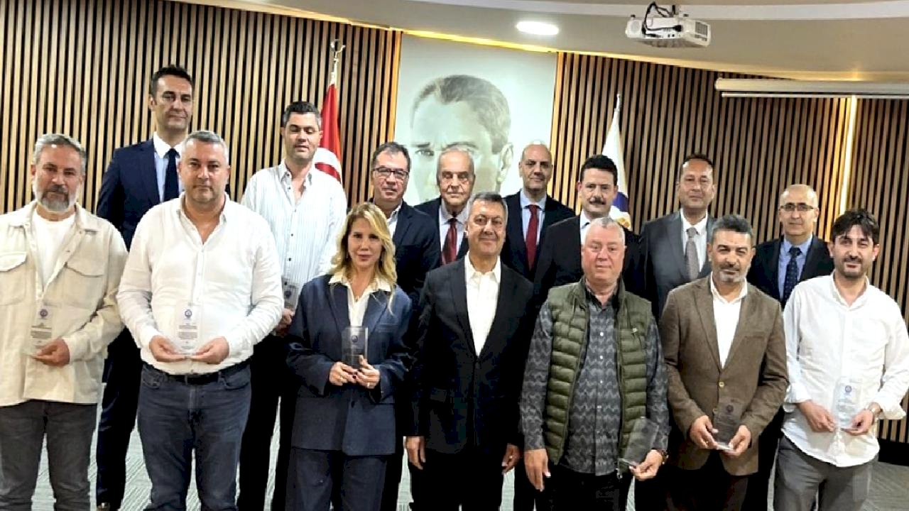 Tarsus Ticaret Borsası'nda Plaket Töreni