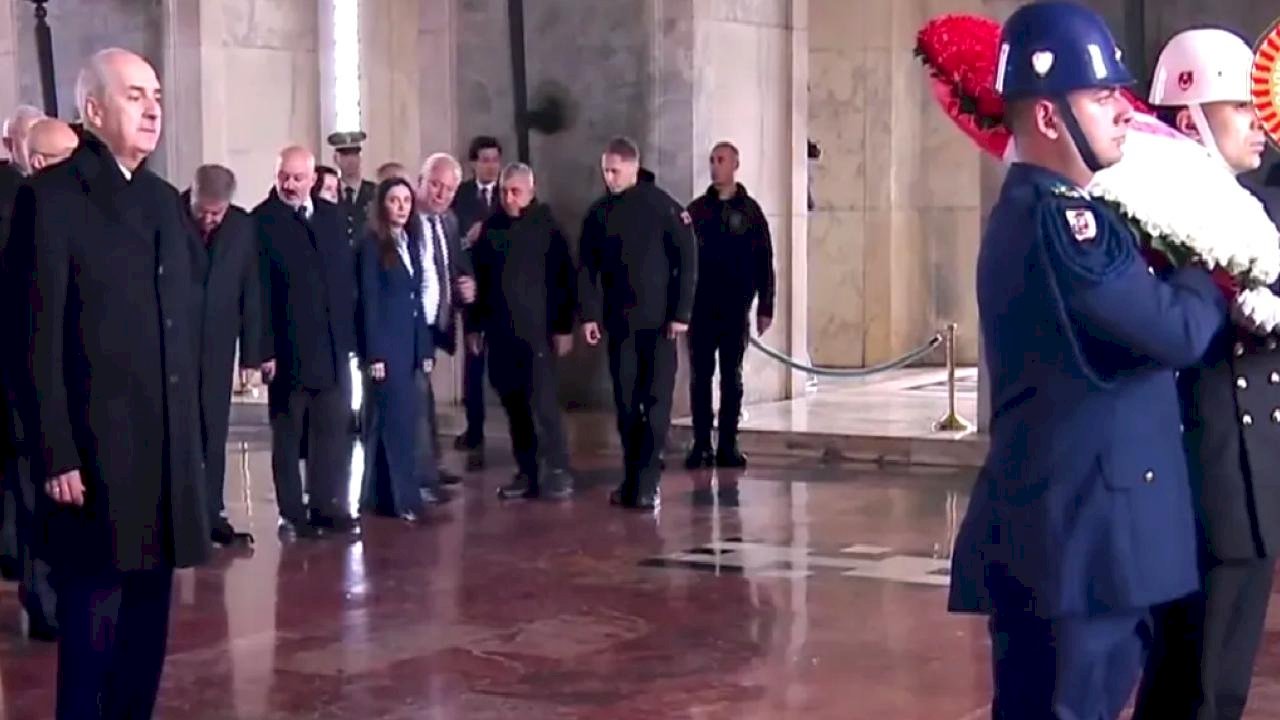 TBMM'den 'egemenlik milletindir' vurgusu... Devlet erkanı Ata'nın huzurunda