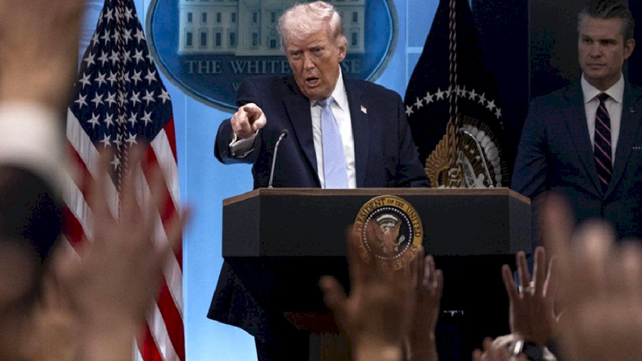 Trump bizzat duyurdu! İki ülke 34 yıl sonra görüşecek