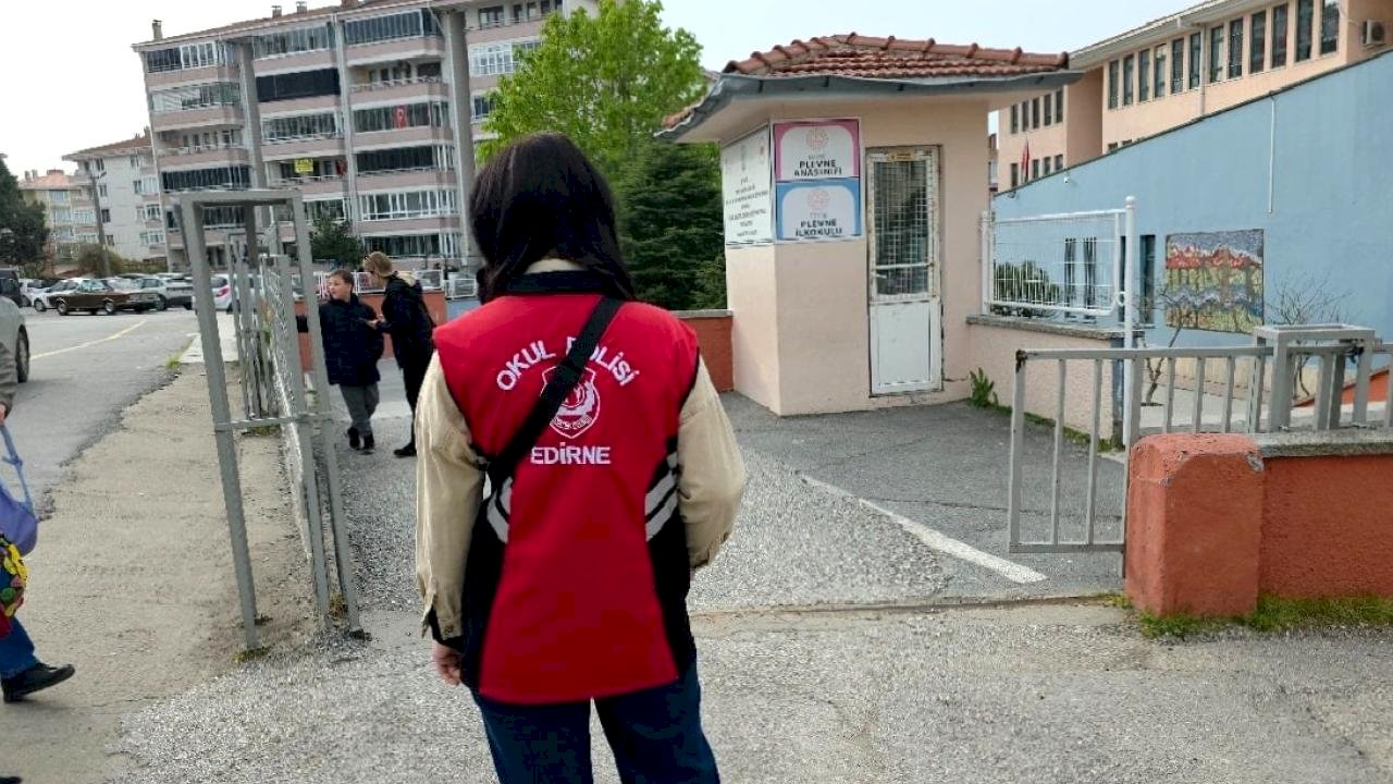 Türkiye genelinde okul önlerinde güvenlik tedbirleri artırıldı
