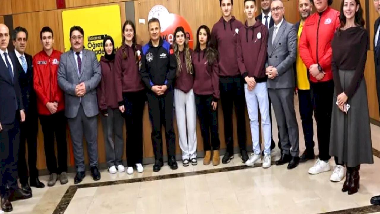 Türkiye Uzay Ajansı Başkanı Sakarya’da öğrencilerle buluşuyor