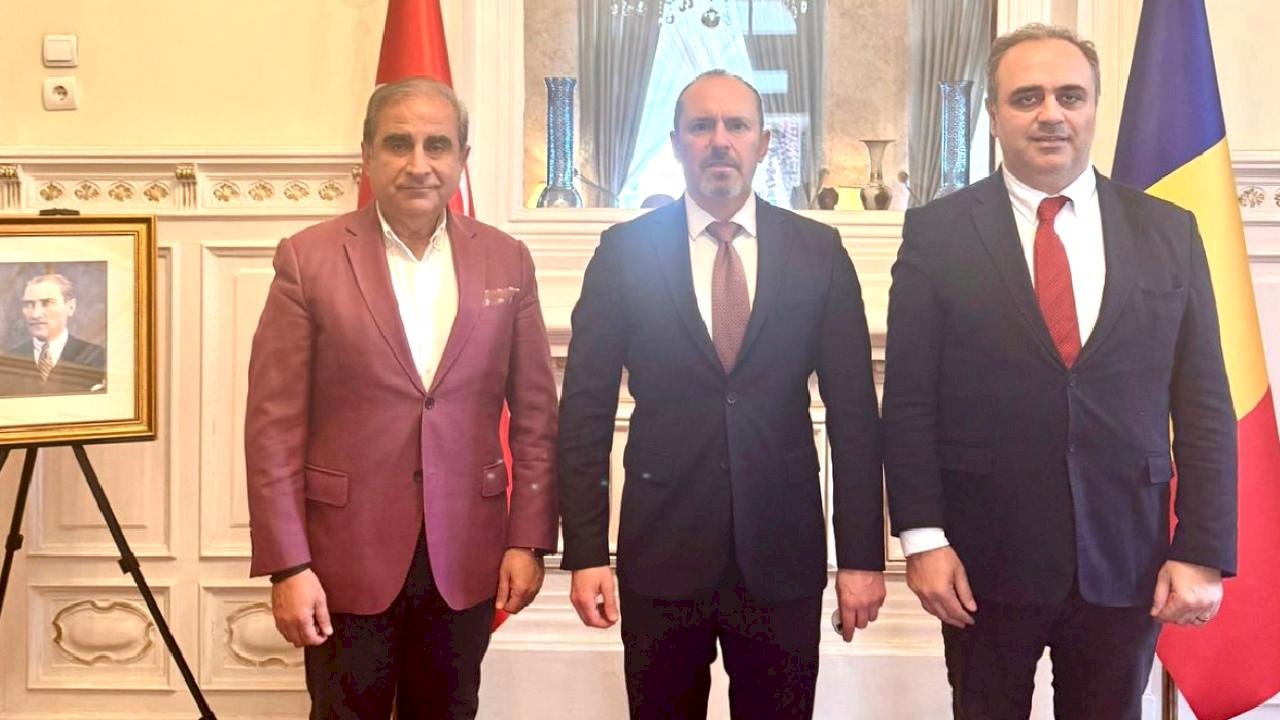 Ural Aküzüm, Lucescu için anma programına katıldı