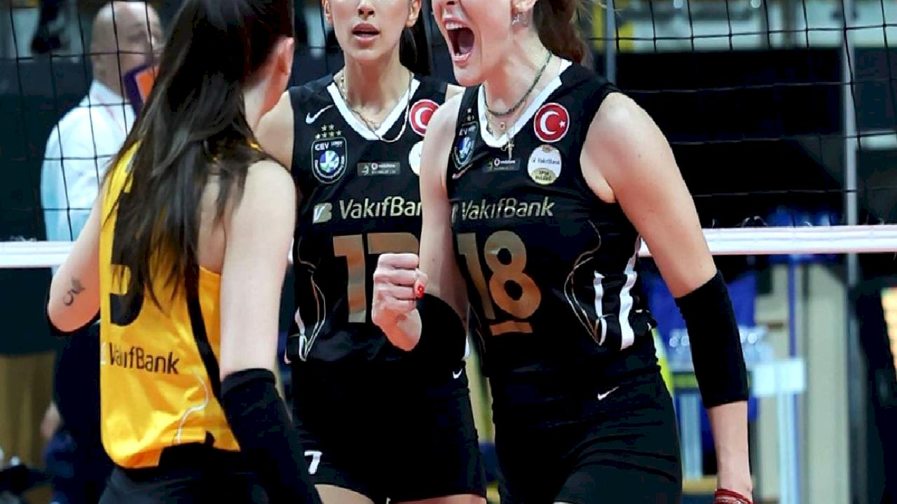 VakıfBank, Fenerbahçe karşısında seride öne geçti