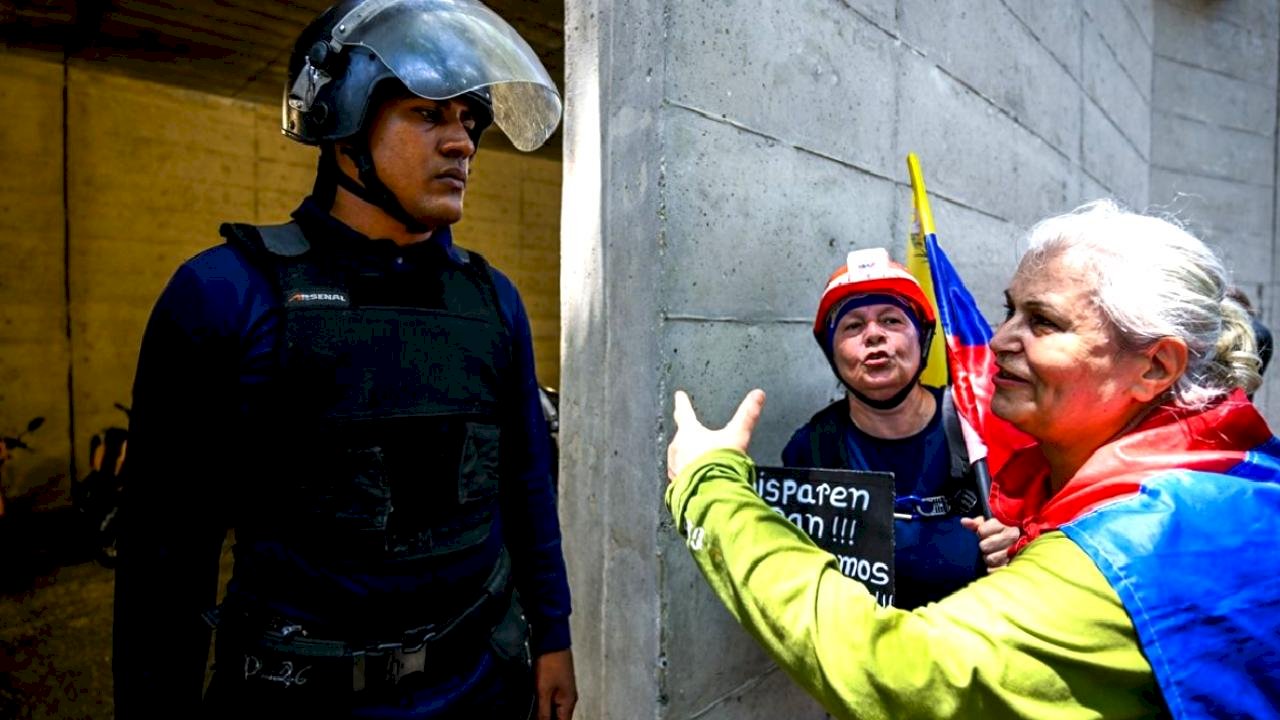 Venezuela'da sendikalar, maaş artışı talebiyle hükümeti protesto etti
