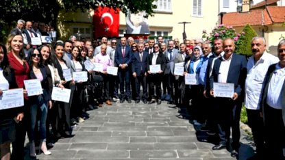 Bornova’da Muhtarlar Akademisi’nde mezuniyet heyecanı